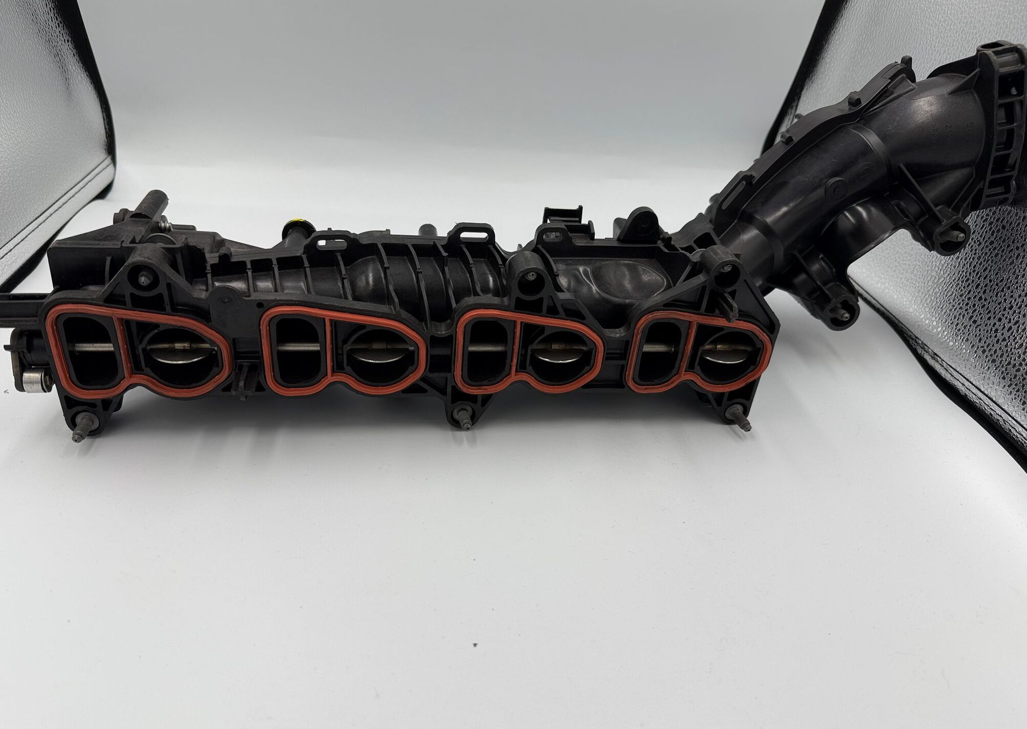 BMW B48 X1 X2 F45 F54 F55 F57 F48 F60 Kolektor ssący regenerowany 8579246